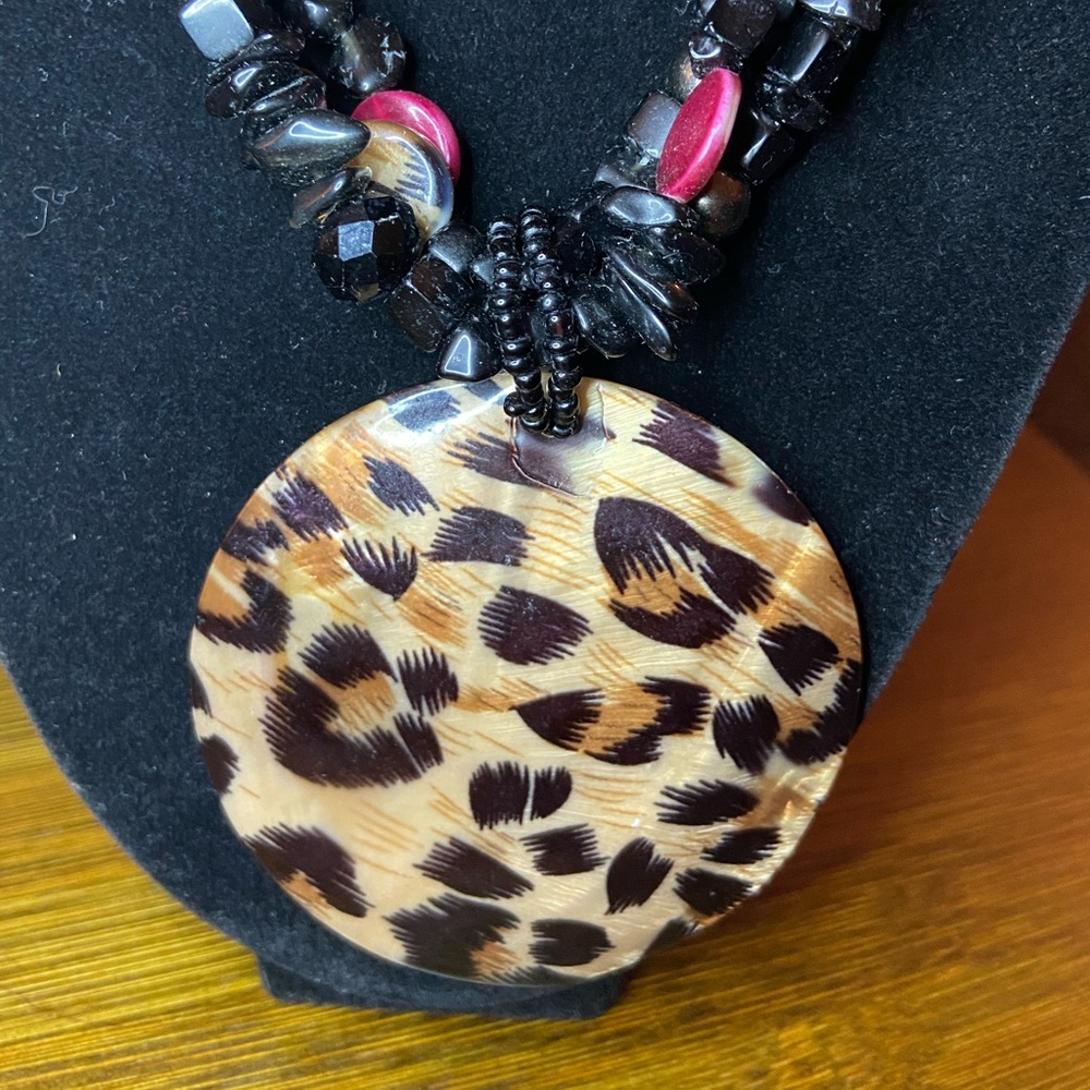 Necklace - Picture 2 of 3